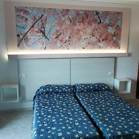 Hvalles Hotel Malgrat de Mar Bagian luar foto